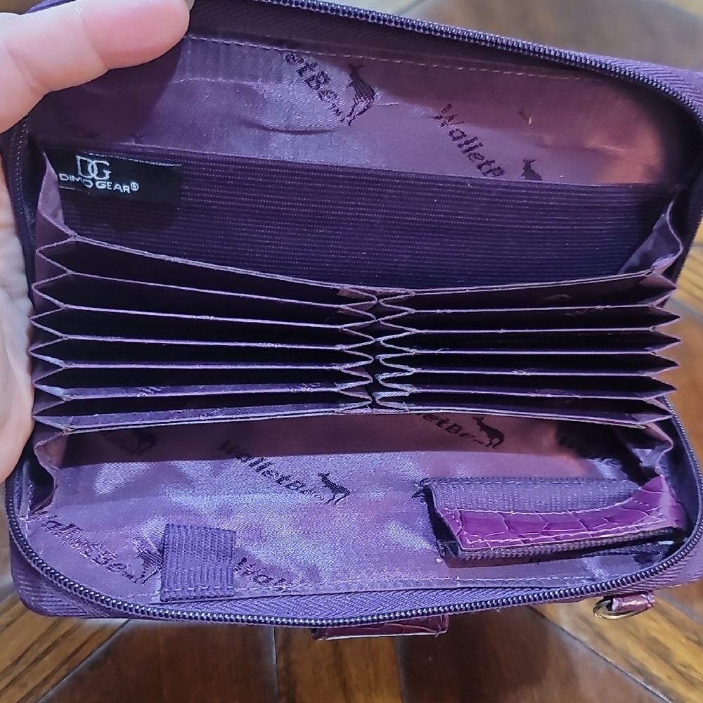 Walletbe Purple Crocodile Embossed Wallet - Picture 4 of 4